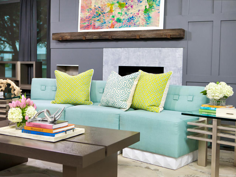 Pastel color is nice to make the living room feel comfortable.