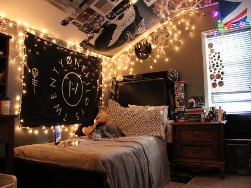 Cool tumblr bedroom Cozy Bedroom With Tumblr Lamp Ideas Simdreamhomes