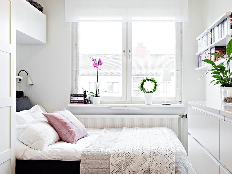 White color to make your room looks simple.