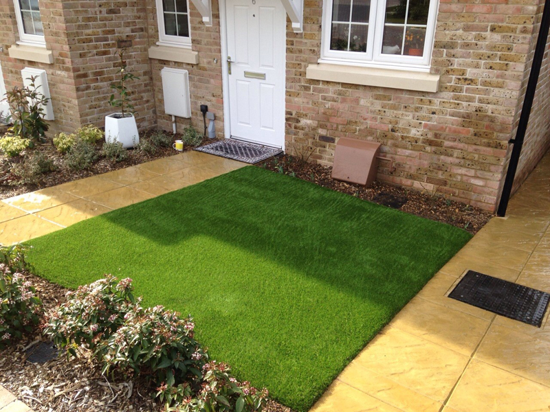 synthetic grass for the minimalist garden.