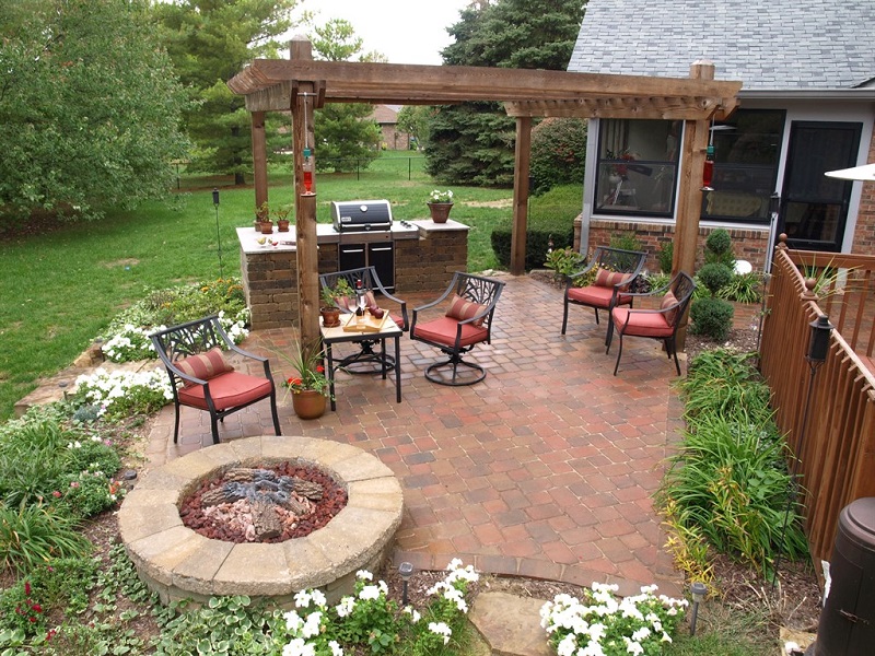 use a few small chairs for garden.