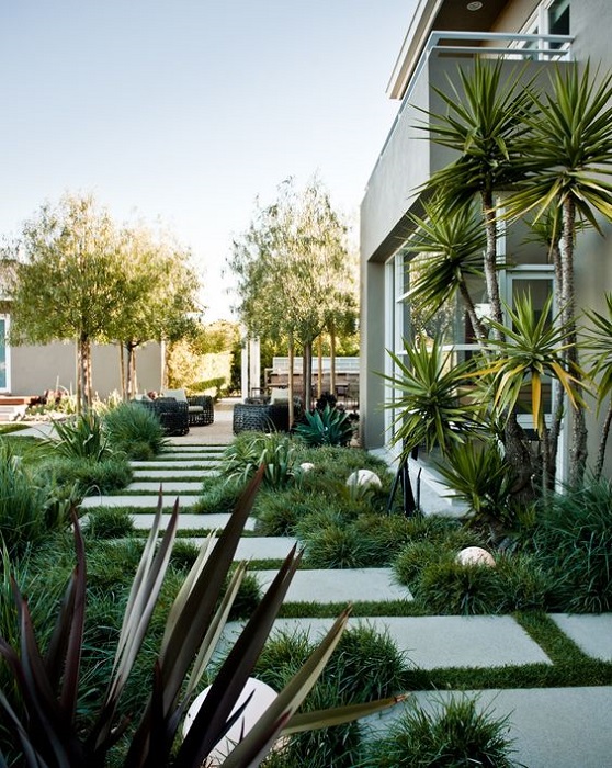 15 Stunning And Chic Side Yard Garden Design Ideas To Make Your House Alive