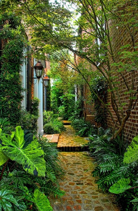 15 Stunning And Chic Side Yard Garden Design Ideas To Make Your House Alive