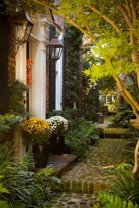 15 Stunning And Chic Side Yard Garden Design Ideas To Make Your House Alive