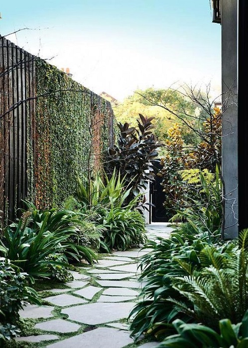 15 Stunning And Chic Side Yard Garden Design Ideas To Make Your House Alive