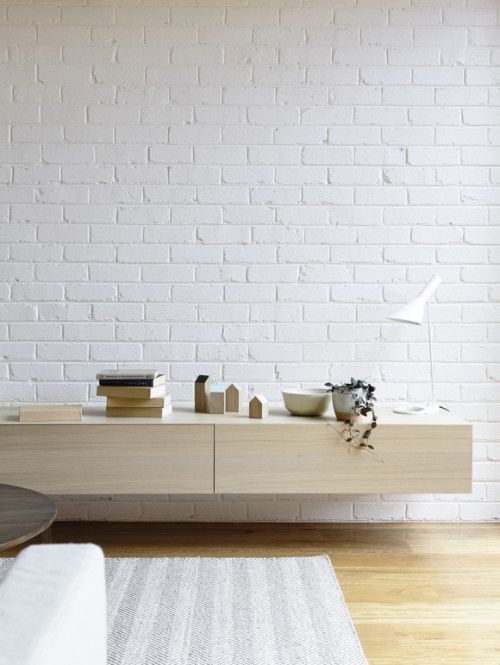 Applying White  Brick  Wall  Interior Design In Living Room 