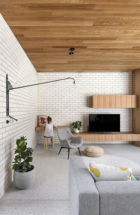 Applying White  Brick  Wall  Interior Design In Living Room 